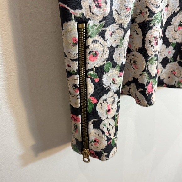 JUICE COUTURE Sz XS Lambskin Peplum Hem Floral Moto Style Jacket Mao Neckline - Picture 5 of 11